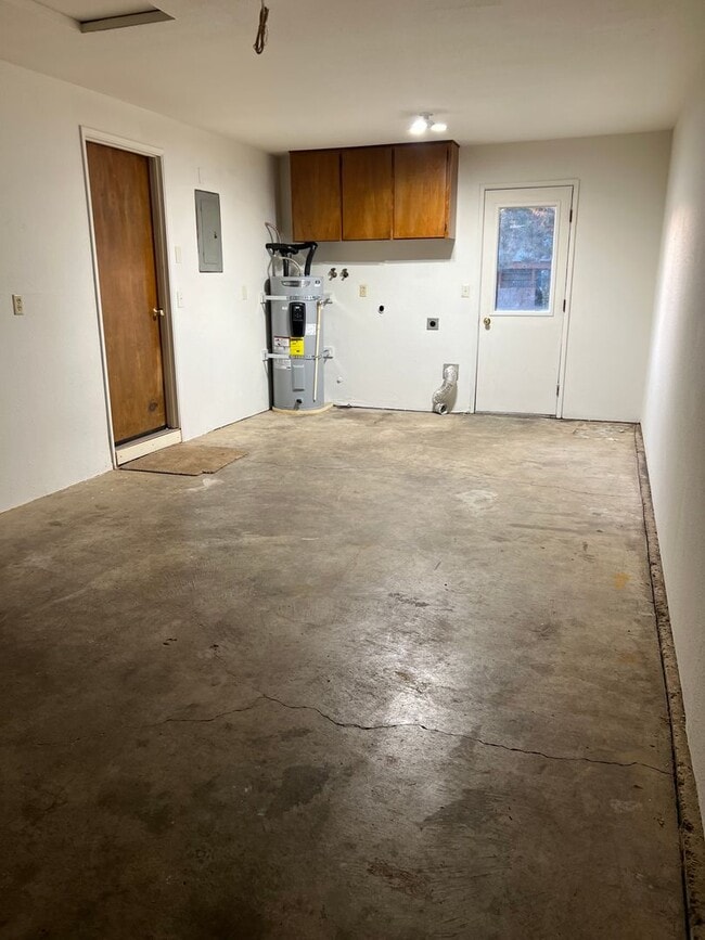 Building Photo - 1055 SE Villard St