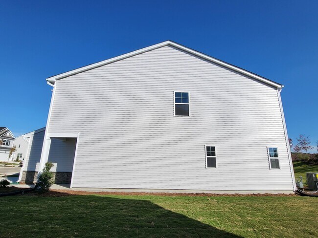 Foto del edificio - 151 Tumbling Rock Way