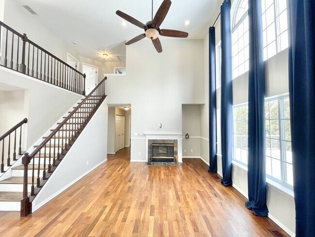 Foto del edificio - 602 Pearces Ford Rd