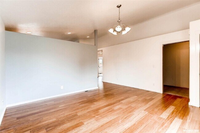 Building Photo - 3151 Macy Ct NE