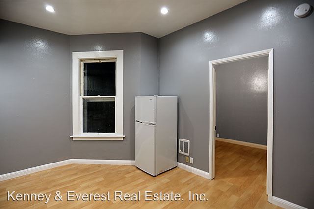 Building Photo - 325 Leavenworth St