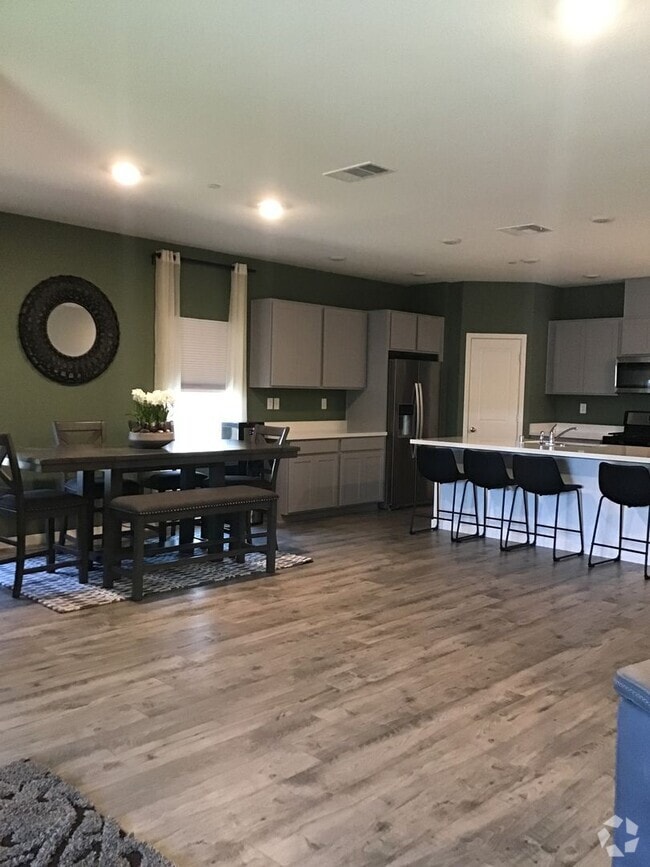 Building Photo - 792 Chalice Creek Dr
