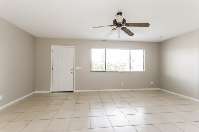 Foto del edificio - 1022 SW Jacqueline Ave