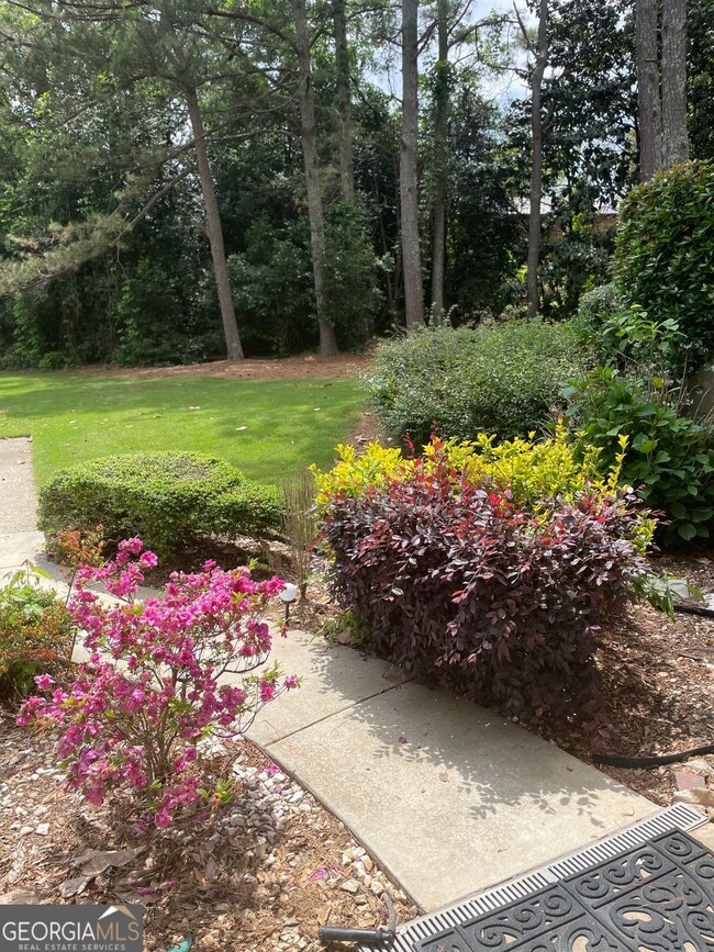 Foto del edificio - 6431 Oakleaf Way