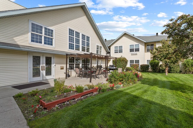 Building Photo - Sullivan Park Independent Living