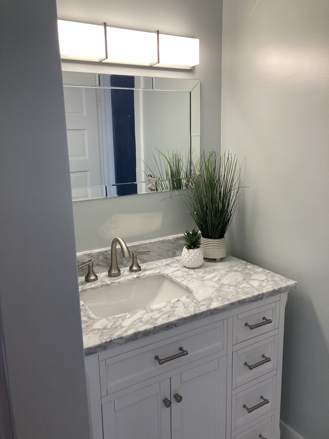 Bathrom - 315 S Franklin St