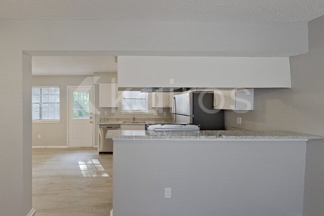 Building Photo - 2146 Woodnote Ln