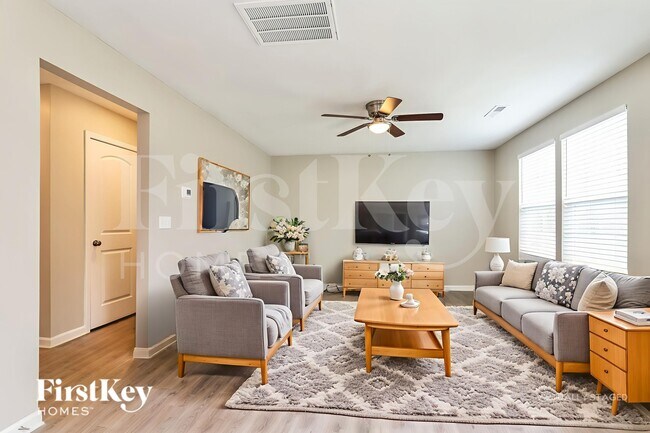 Foto del edificio - 217 Focus Ln