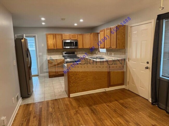 Foto del edificio - 2714 Pleasant Wood Dr