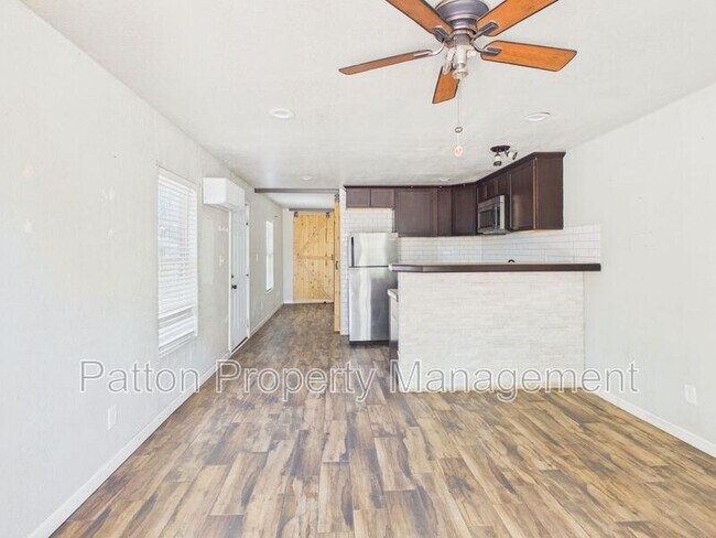 Building Photo - 313 SW 35th Ave