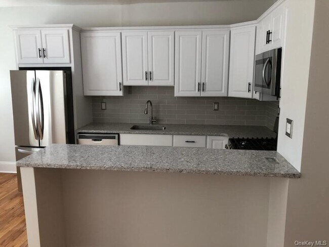 Building Photo - 111 7th St