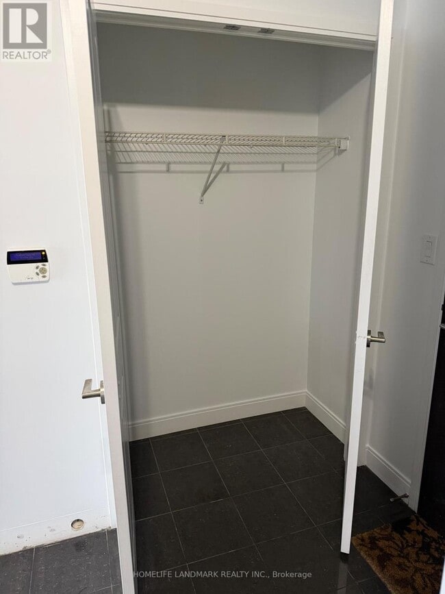 Building Photo - 60 Absolute Ave