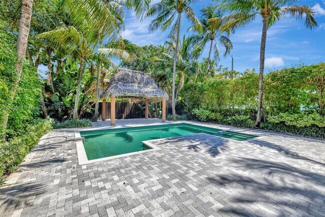 Foto del edificio - 1205 SE 11th Ct