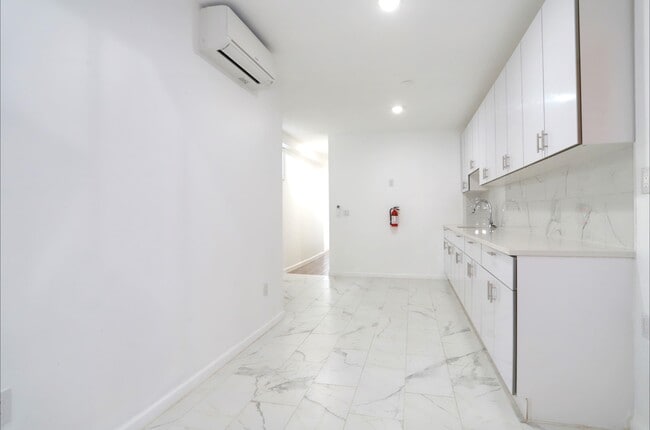 Foto del edificio - 18 Wallis Ave