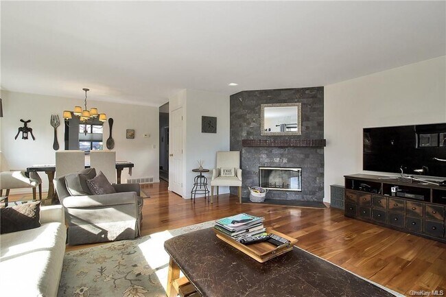 Foto del edificio - 701 Scenic Ln