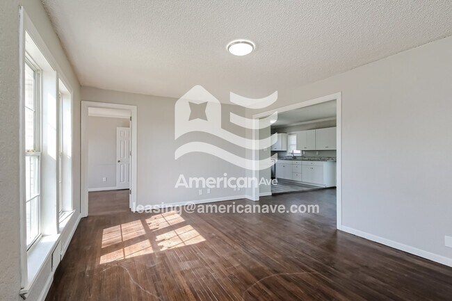 Foto del edificio - 6131 E 19th St