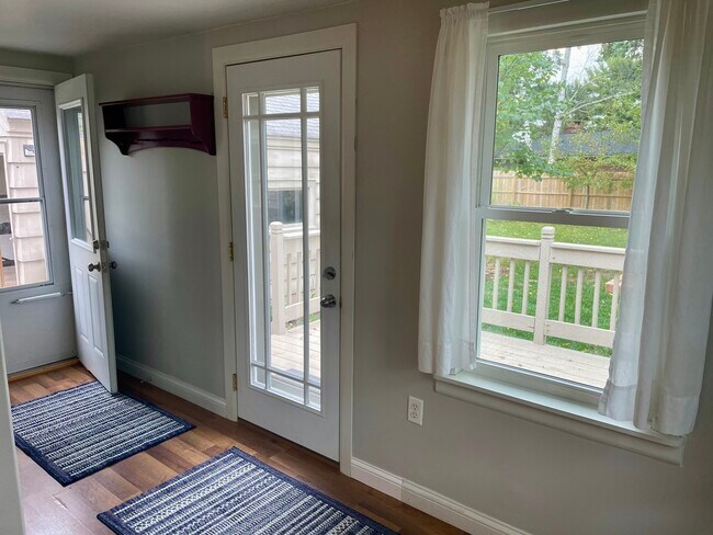 back entry way - 314 W Mechanic St