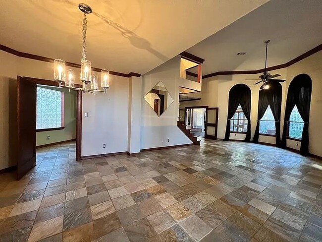 Foto del edificio - 6983 Oakwood Park