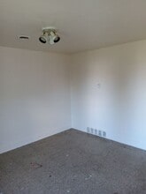 Building Photo - 2517 W Garfield Ave