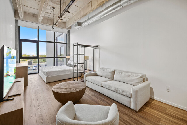 Foto del edificio - Little River Center Lofts