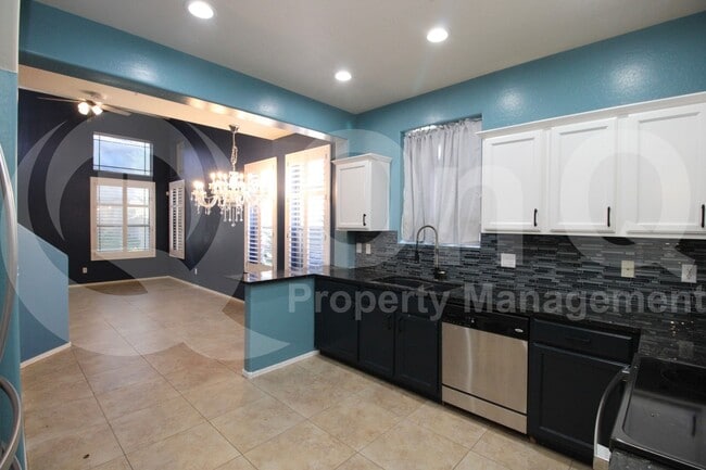 Building Photo - 1225 N 36th St