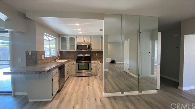 Foto del edificio - 3237 Tamarack Way