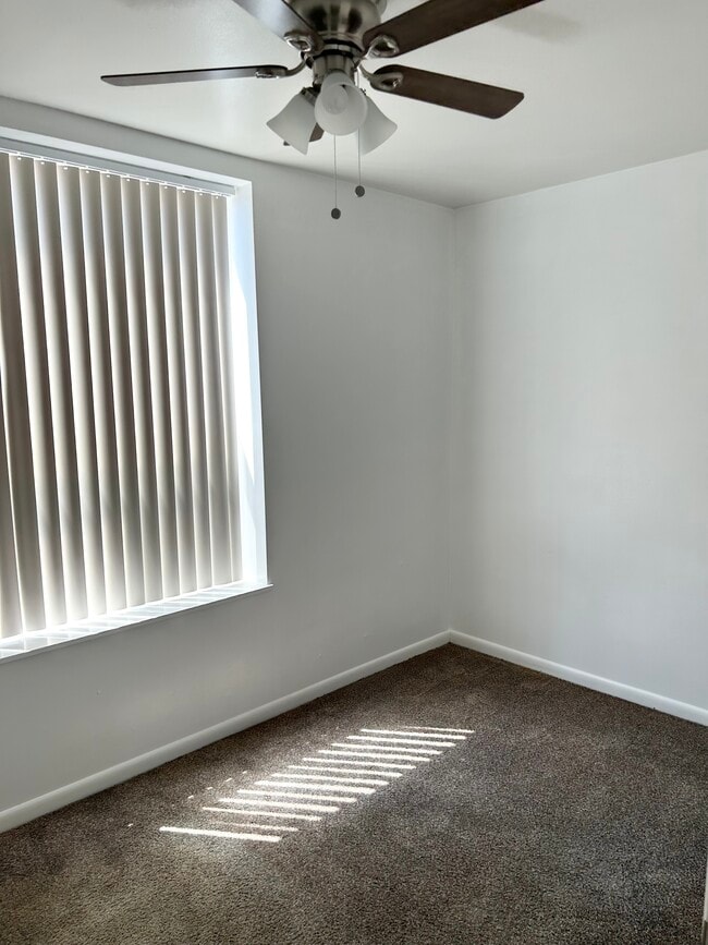 Building Photo - 454 S 500 E
