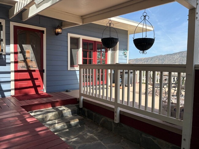 Building Photo - Views! Enchanting 2+1 Artists Retreat Nestled in Tujunga Hillsides