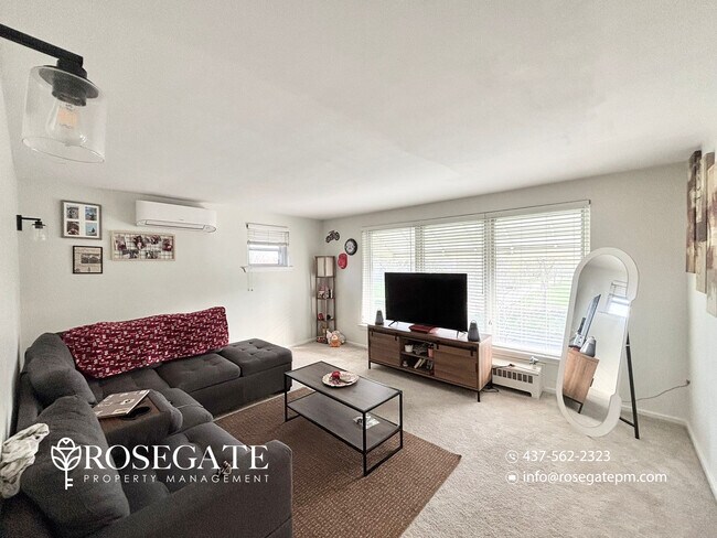 Photo du bâtiment - 2-Bedroom Corner Apartment with Porch & Parking – Utilities Included – Brampton