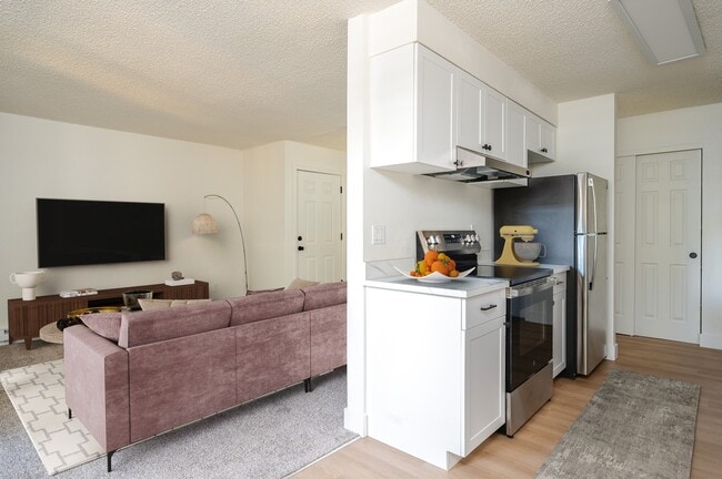 Building Photo - SAGEWOOD ESTATES