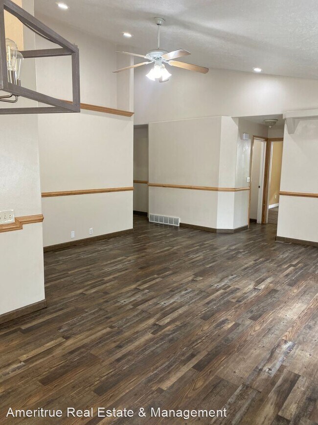 Building Photo - 5 br, 3 bath House - 1366 S. Slate Canyon ...