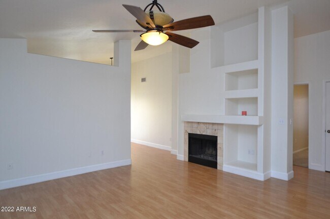Building Photo - 2071 E Saratoga St