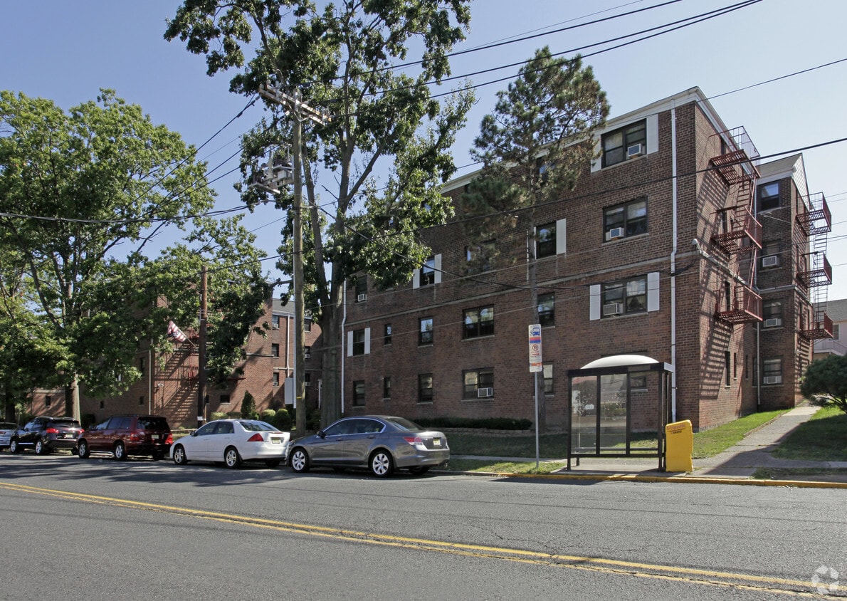 Primary Photo - Palisades Court and Manor Apartments