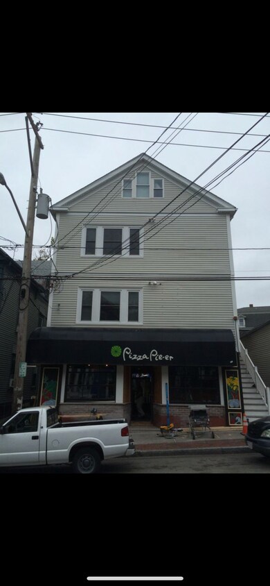 Primary Photo - 374 Wickenden St