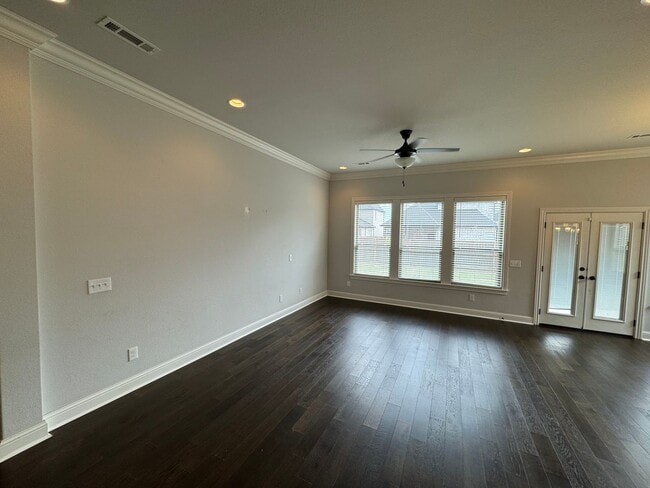 Building Photo - Stunning Bentonville Home