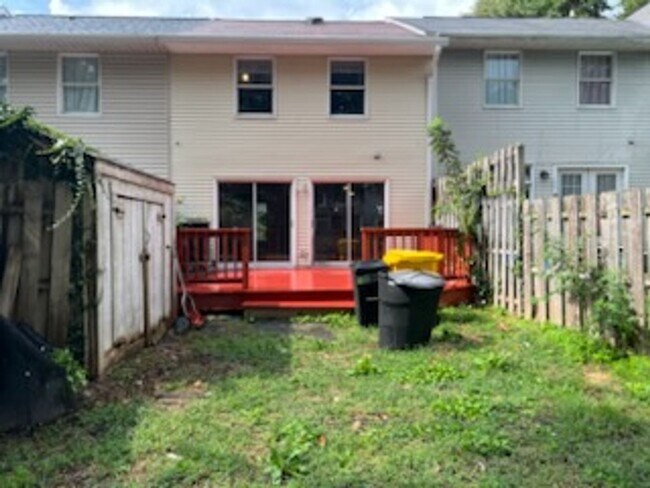 Foto del edificio - Beautiful 3 Bedroom 1.5 Bathrooms Anne Arundel County Town Home