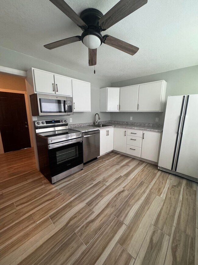 Foto del edificio - 108 2nd St NE
