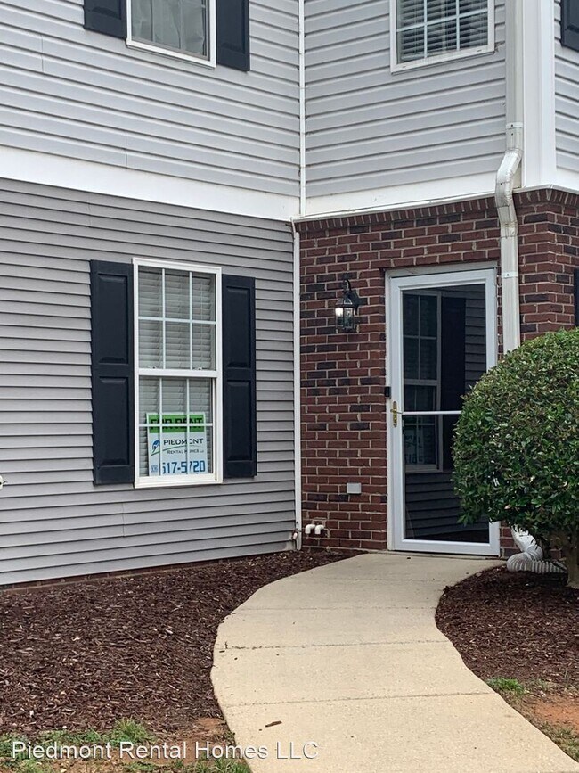 Foto del edificio - 2 br, 2 bath House - 3702 Cotswold Ter Uni...