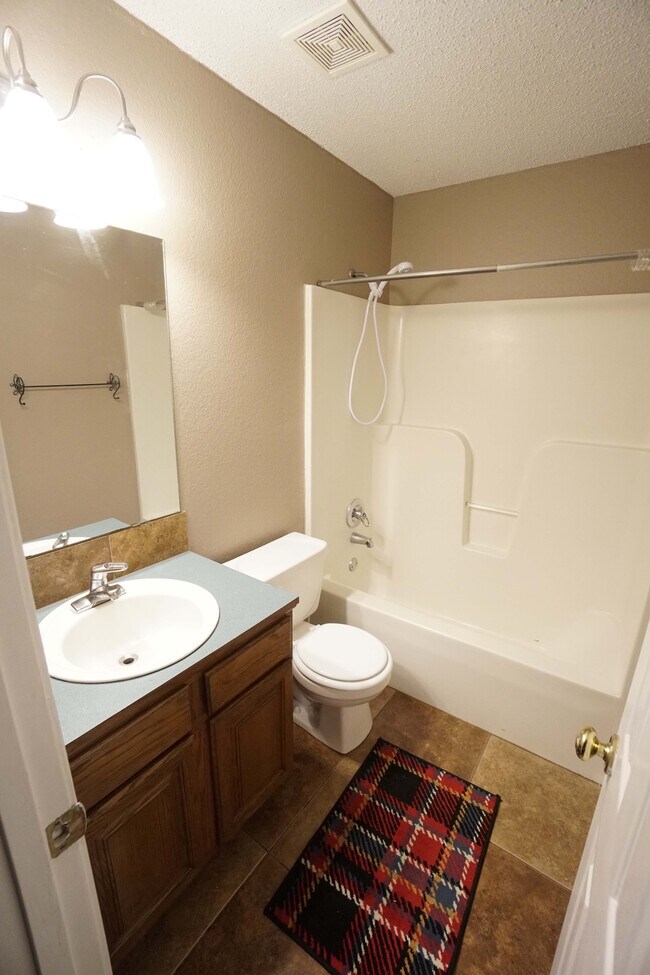 Foto del edificio - 1172 S Pepper Tree Ln