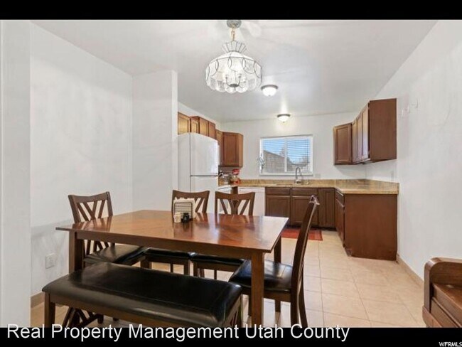 Foto del edificio - 3 br, 1 bath House - 1438 North Amiron Way...