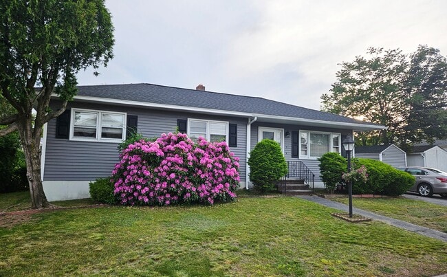 Photo - 5 Winston Dr House