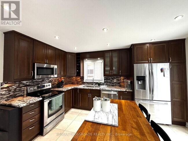 Building Photo - 6439 Longspur Rd