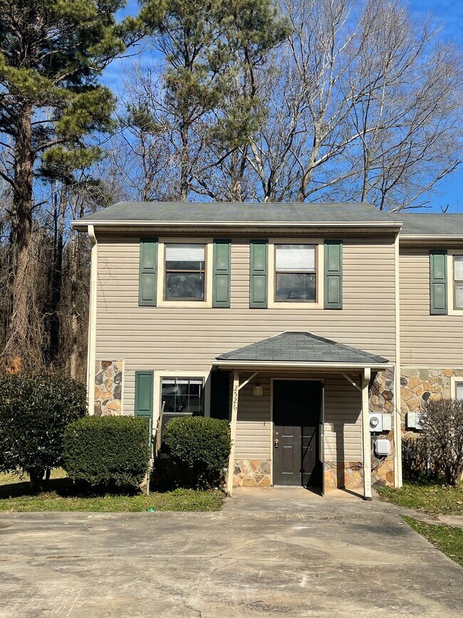 Foto del edificio - 2526 Sweetridge Ct