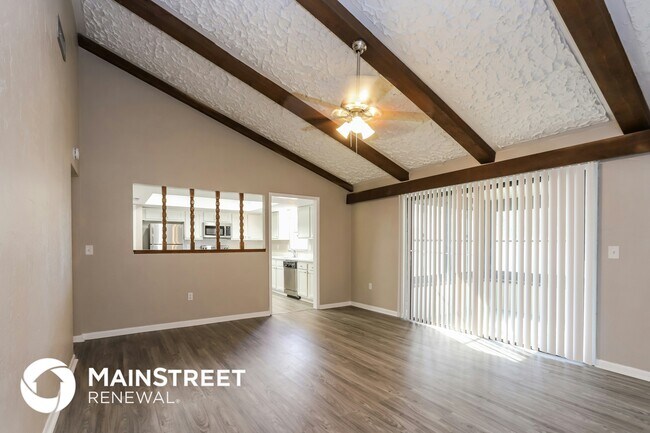 Building Photo - 609 Willow Run