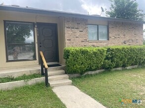 Building Photo - 510 Kellys Way