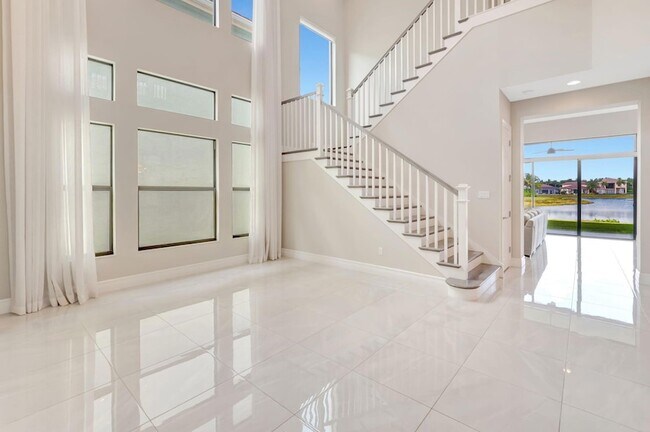 Foto del edificio - 16317 Cabernet Dr