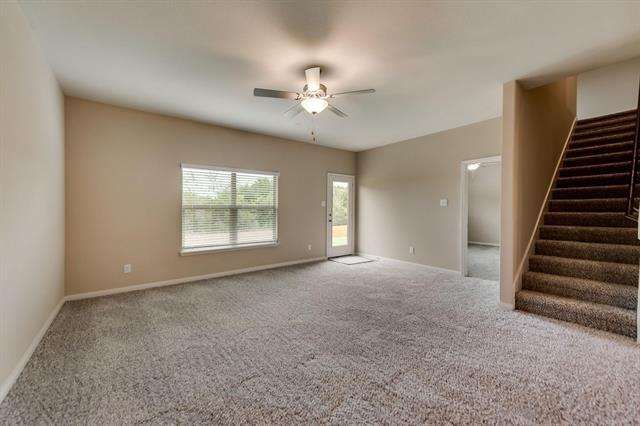 Foto del edificio - 318 Sweet Pea Ln