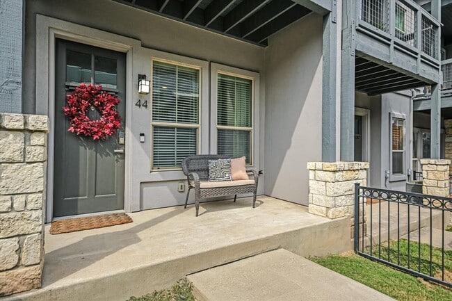 Foto del edificio - 2520 Bluebonnet Ln