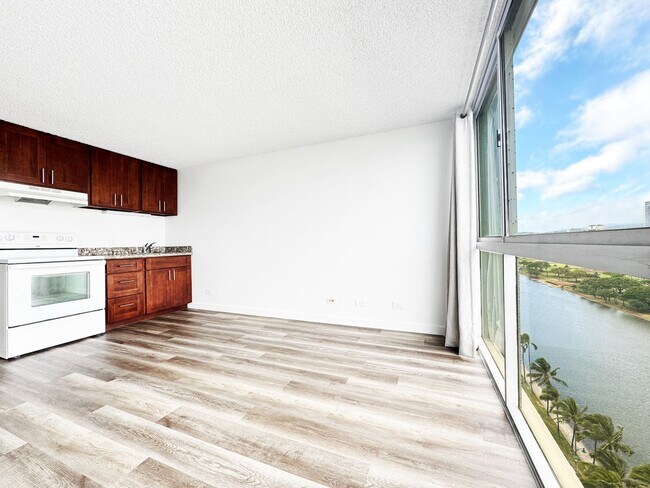 Foto del edificio - Waikiki Condo with One Assigned Parking Space