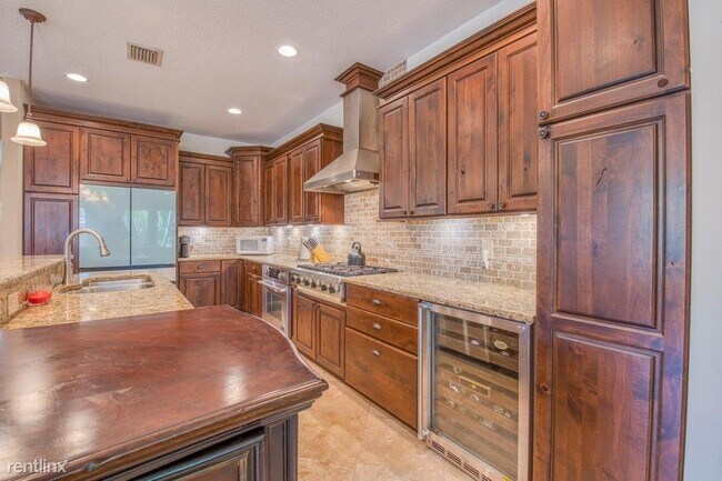 Building Photo - 3 br, 3 bath House - 218 N Palmway